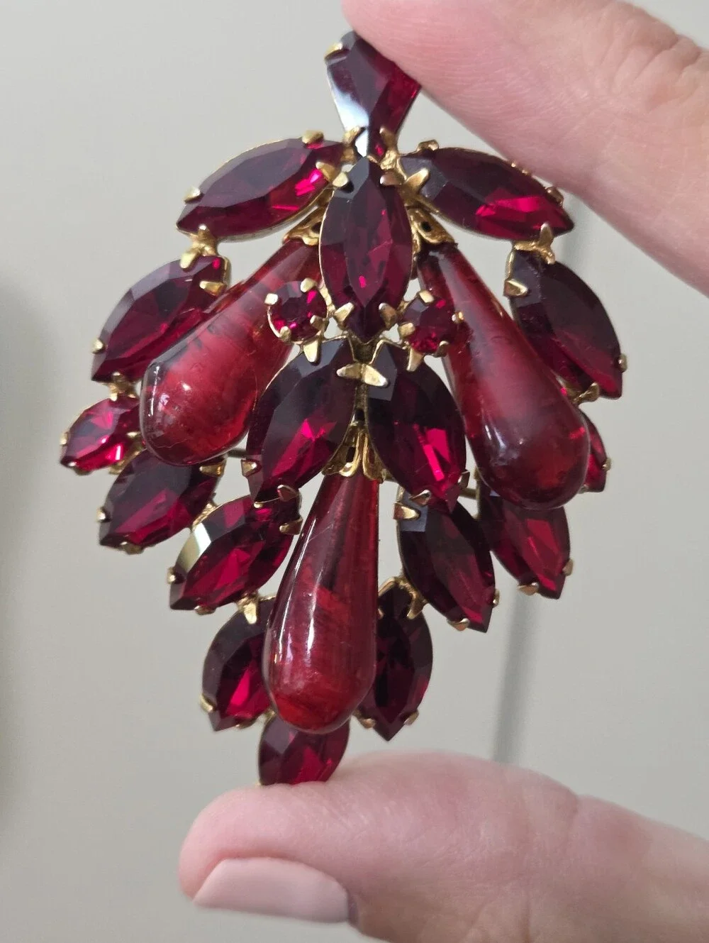 vtg red navette rhinestone brooch big dimensional gold tone prong set 50s 60s
